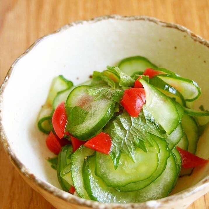 やみつき！カリカリ梅・胡瓜・大葉の酢の物